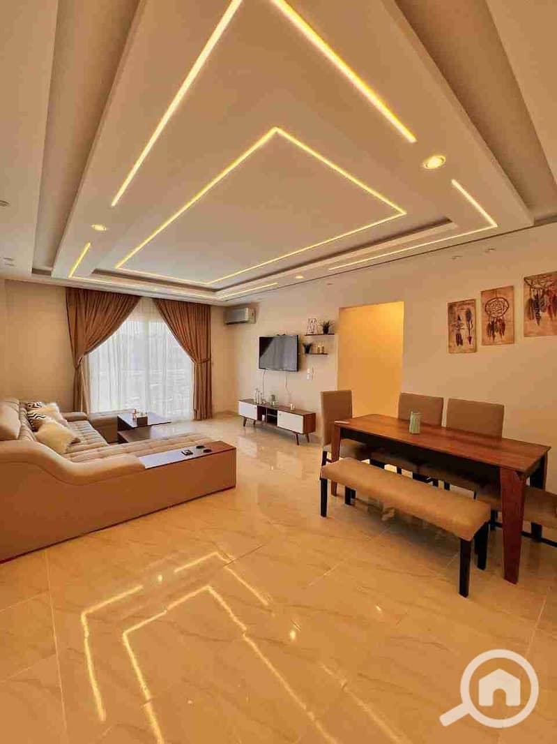 1000538202. jpg 1000538202. jpg