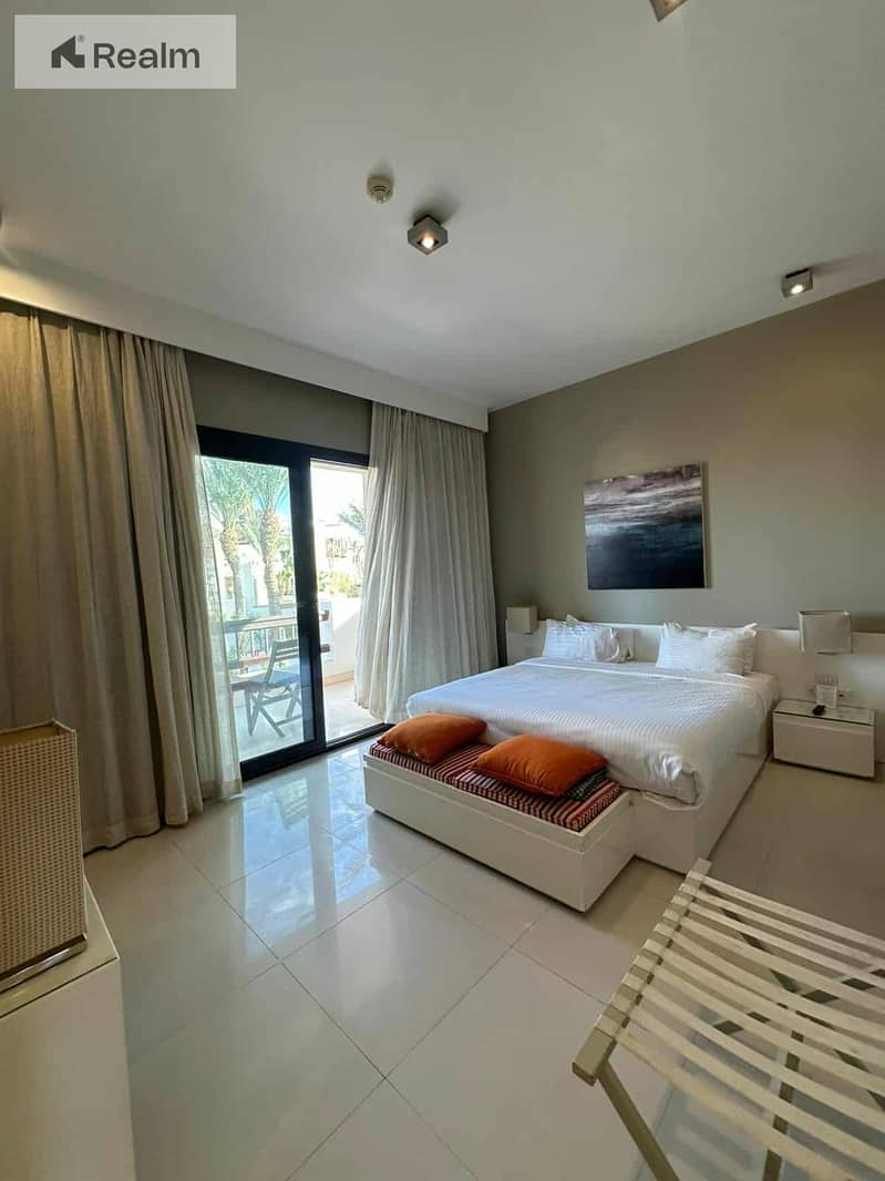 4 d9393f65-d659-4522-82f9-28fb5a7d97aa. jpg