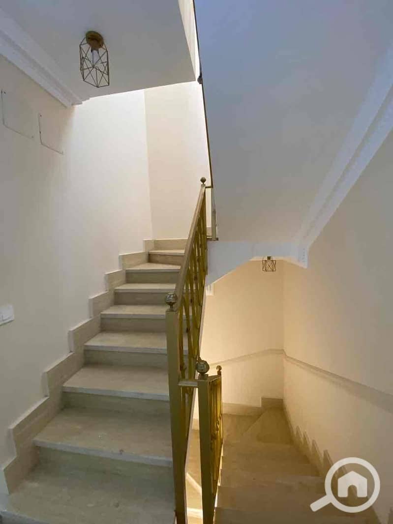 9 0790aeff-ed23-435c-881c-c09df745c925. jpg