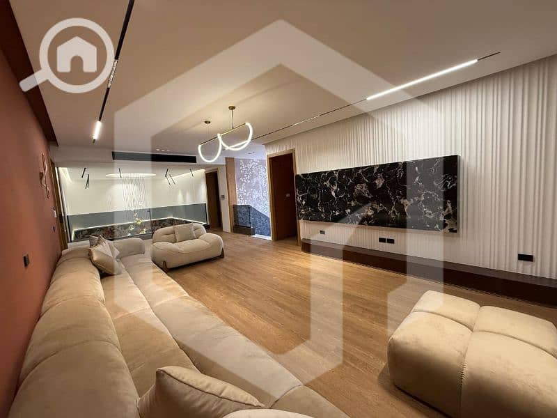 7 Royal Meadows 7. jpg