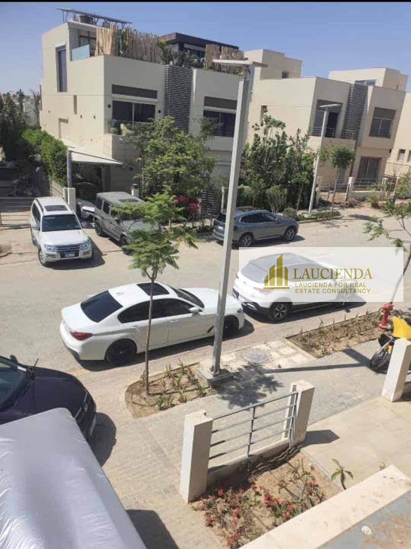 2 7d1978b9-b22d-4a1d-82f1-40b43be7d3db. jpg