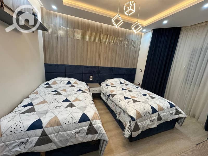 11 37e0eb7d-eaf8-464a-8c38-3c0ef4a9aba0. jpeg