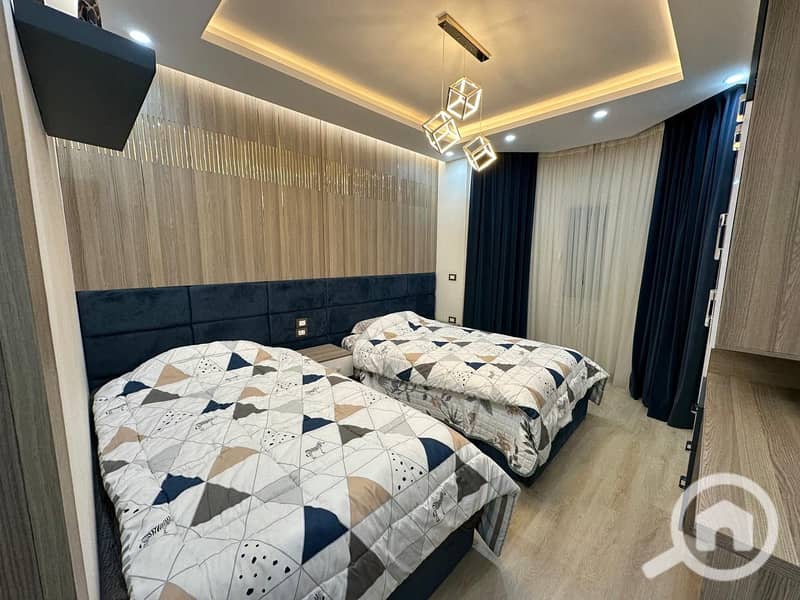 12 ded40392-0f99-4dad-87cf-95ad5e84f6e4. jpeg