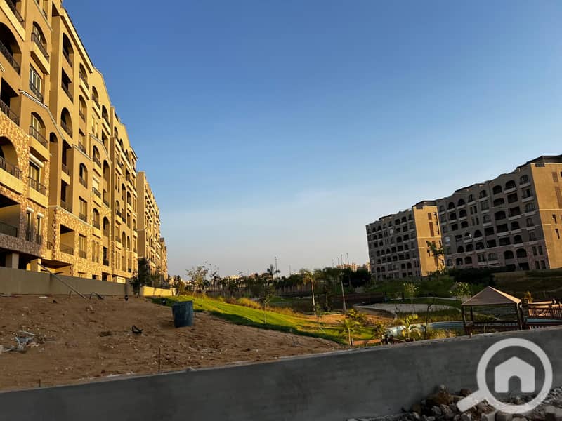 14 e8bab095-48b1-4a67-8226-52508988a539. jpg