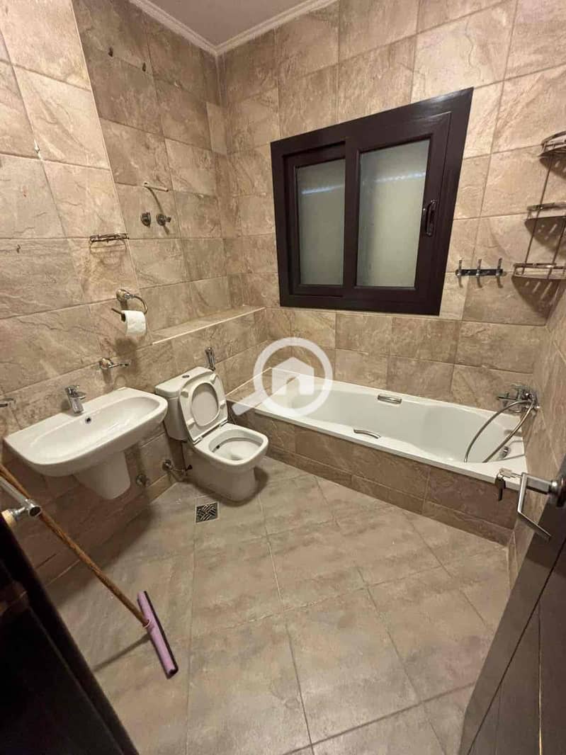 6 2689d307-5641-44b3-938c-46b9c1d8c3c9. jpg