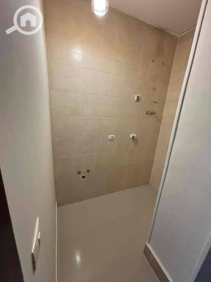 8 debb644b-047f-4cf8-a944-7154124fbf87. jpg