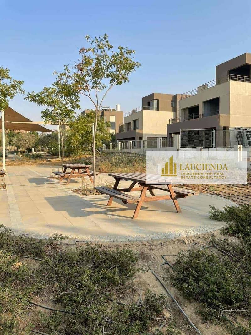 5 d68d014f-5fee-4874-b3d1-d736dceffa03. jpg