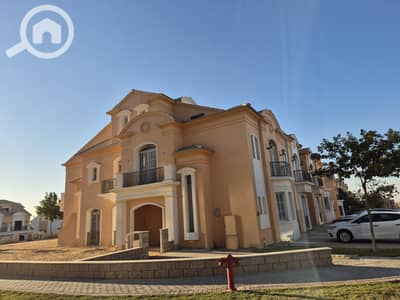 تاون هاوس 5 غرف نوم للبيع في القاهرة الجديدة، القاهرة - IMG-20251111-WA0063. jpg