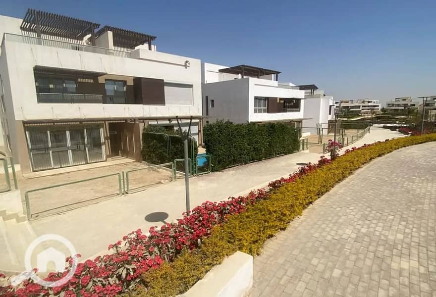 11 7233071-521cfo. . JPG