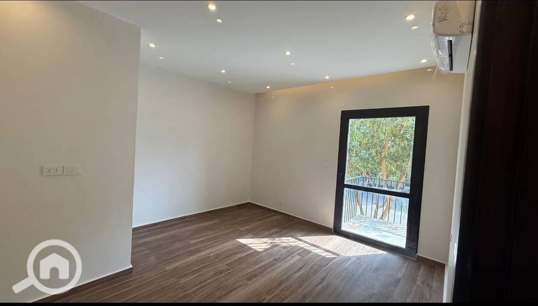 2 5e0b9395-f3f4-4584-a27f-61370538e8d1. jpeg