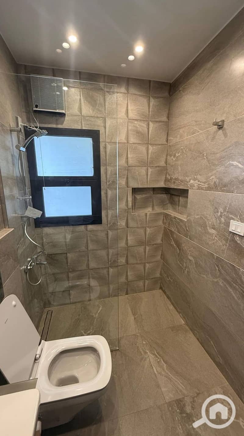 12 8abd9fbd-5bd8-4558-bd6f-0b05439fdfd5. jpeg