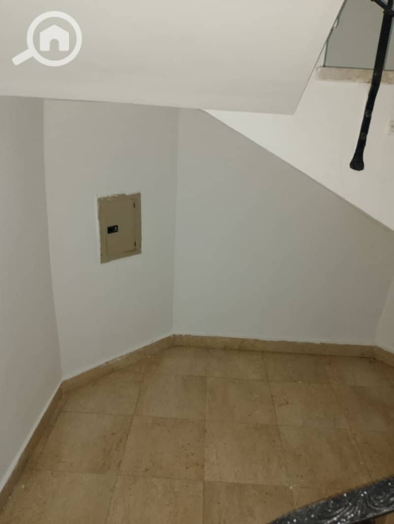 4 0489cbcd-487e-4ac4-b958-9de7405c31a6. jpg