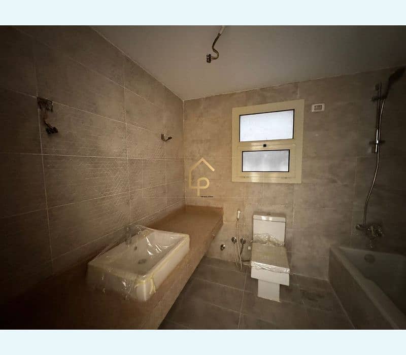 7 WhatsApp Image 2025-09-30 at 5.45. 38 PM (3). jpg