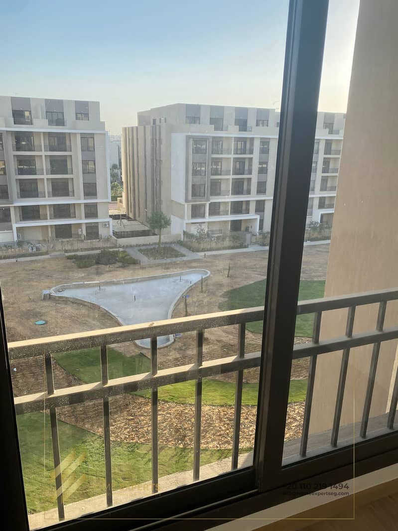 8 a2410a1a-ec38-4fb0-9093-c14861a8faf1. jpg