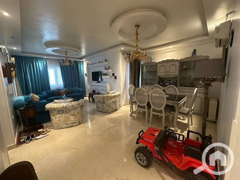 2 c33ed876-2b40-4d29-9f45-226a69864c09. jpeg