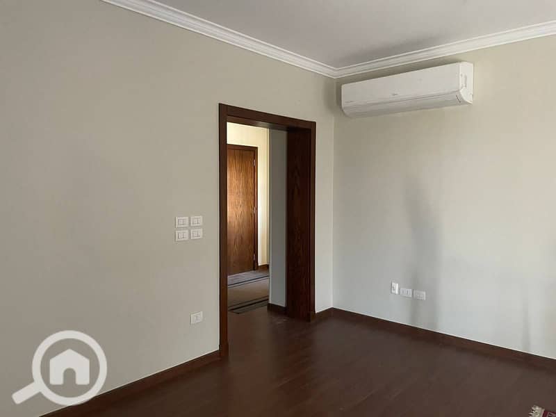 5 575102840_2032696124143764_1007007542761947722_n. jpg