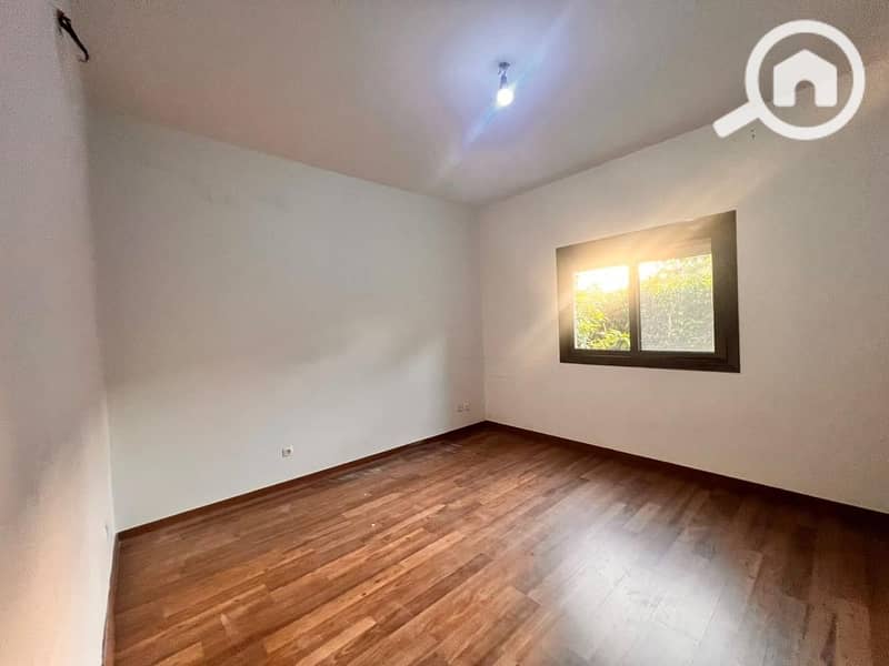 4 a6ee8c39-4cd6-49b3-b4bc-93af4878dd57. jpeg