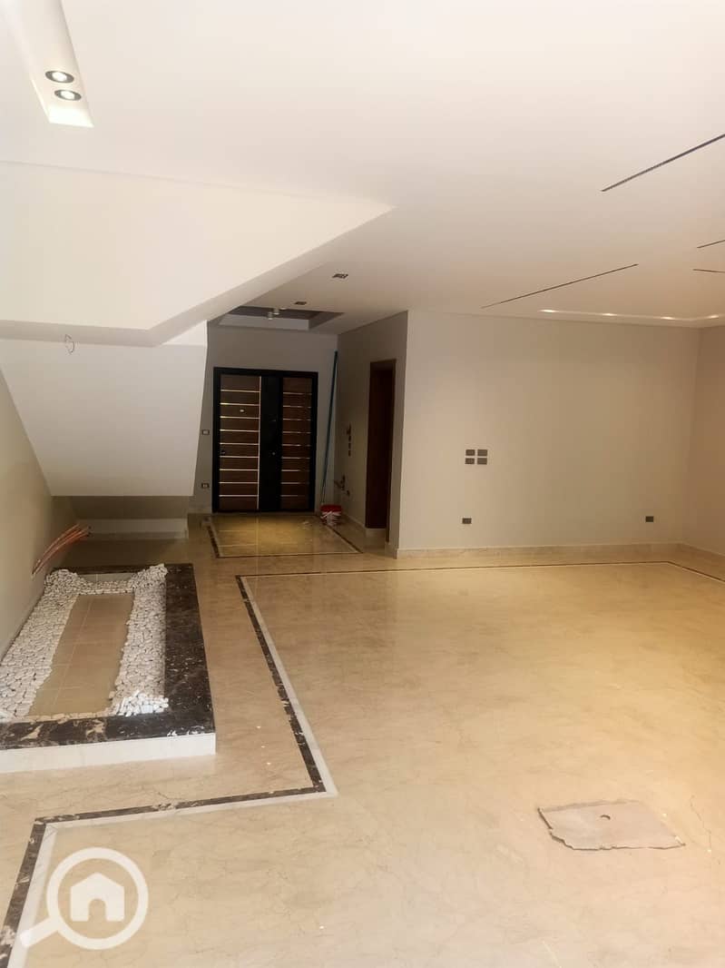 10 3959ba82-7de5-4d70-8940-1b77f6905abe. jpeg