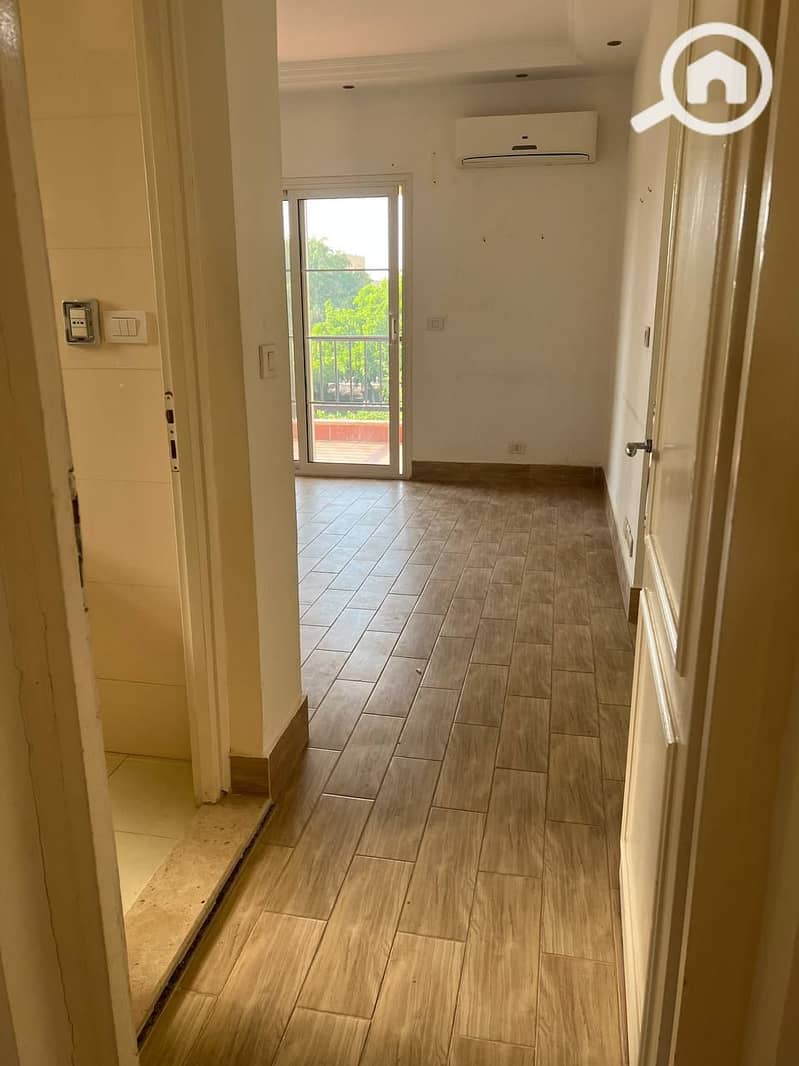 29 5b6bb7dc-c547-4691-887c-77b386cf725a. jpg