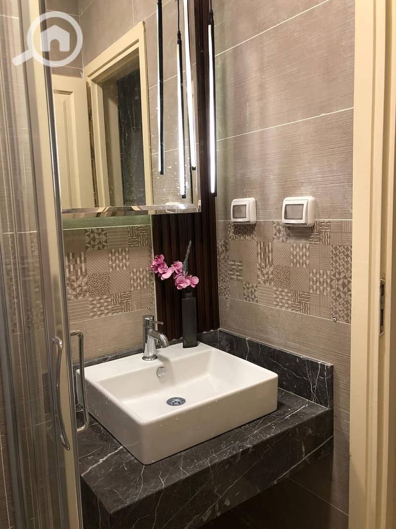 11 dd4928db-3d63-4a95-a7ad-6cdcefccfa70. jpg