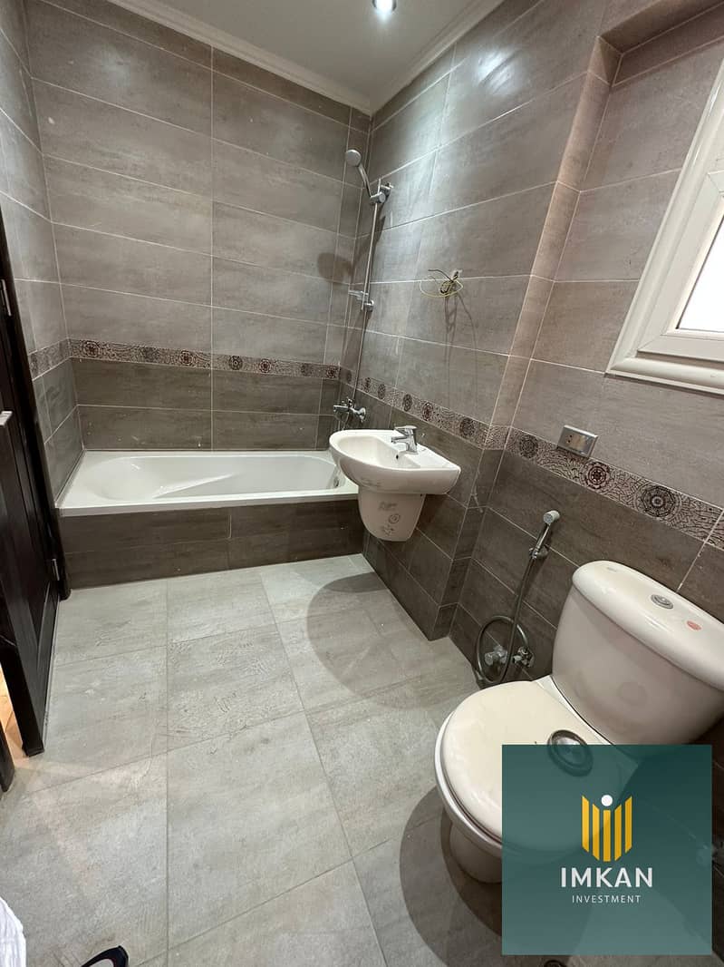 4 17c077a8-e43e-4106-9bf6-70d0faf6451d. jpg