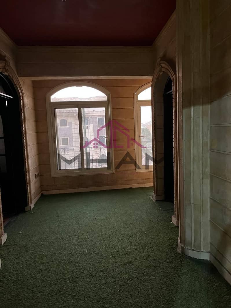 5 photo_5812023945262205814_y. jpg