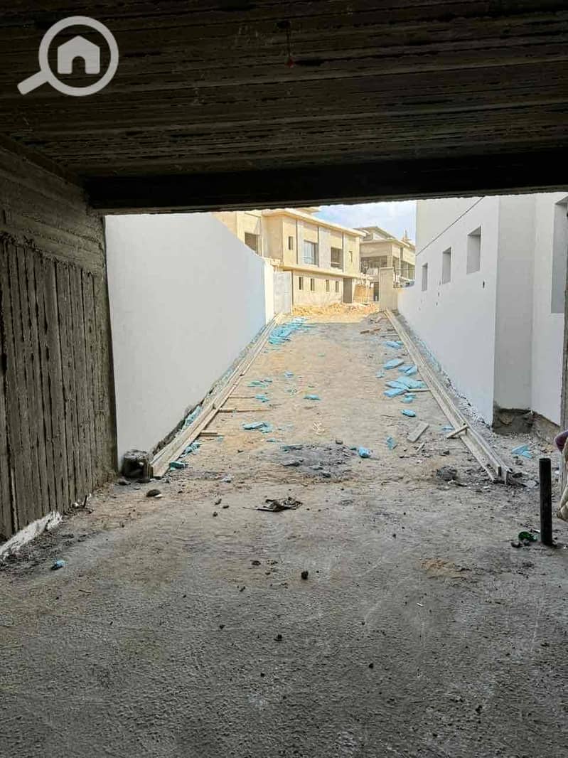 4 fdf8d2f3-a963-487a-8bc2-848993053166. jpg