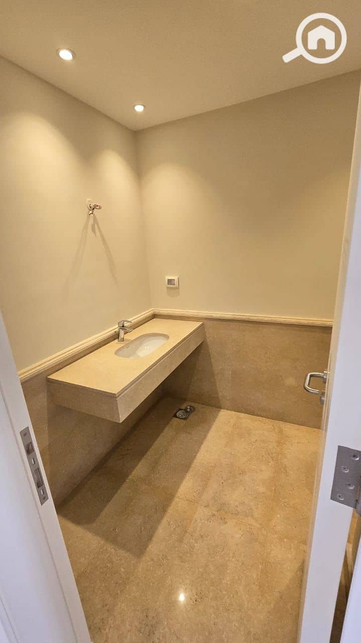 5 WhatsApp Image 2025-05-04 at 11.52. 25 AM. jpeg