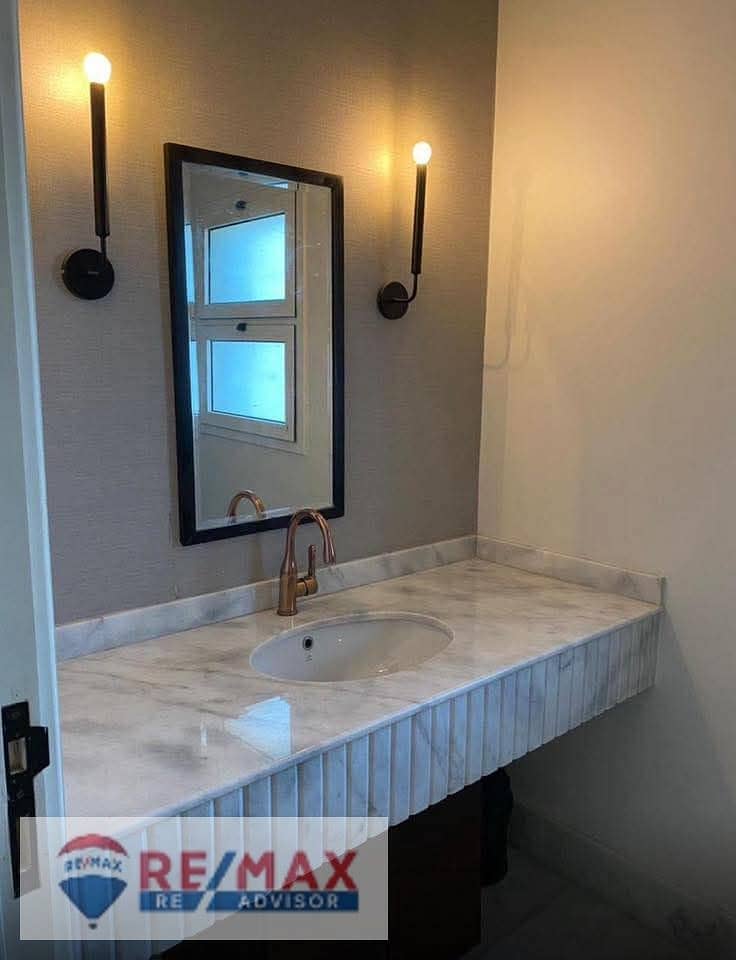 8 photo_5810110125014977953_y (1). jpg