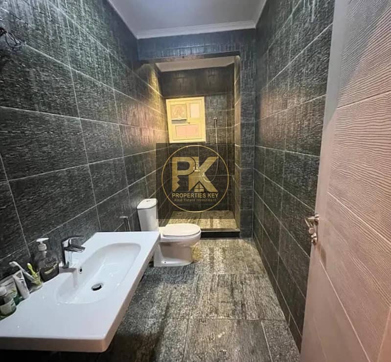 7 7746eda3-af2e-4162-b54a-662b647b5413. jpg