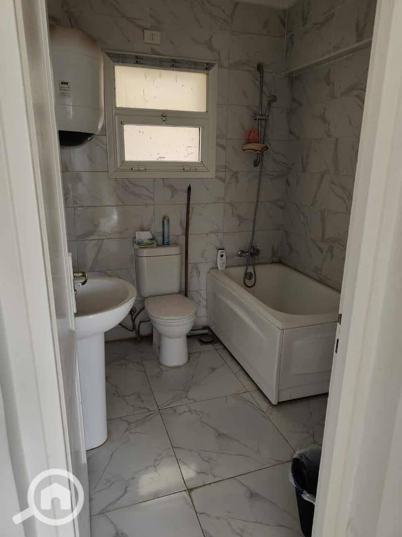 2 e4c0ebfe-0e53-4523-aee0-755f46549bbf. jpg