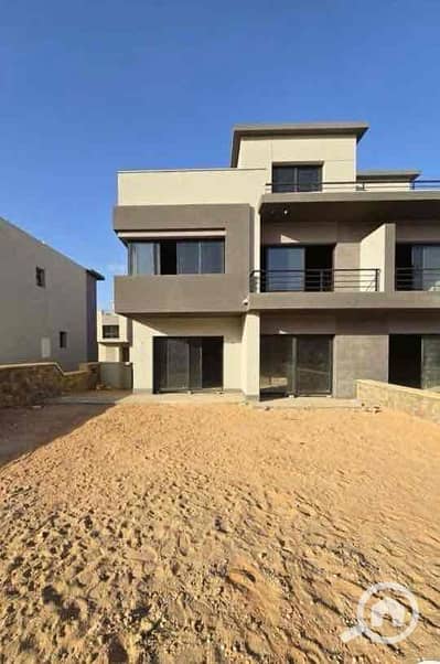 5 Bedroom Twin House for Sale in New Cairo, Cairo - df12504a-a3fd-481b-84bf-af3221438b5b. jpg