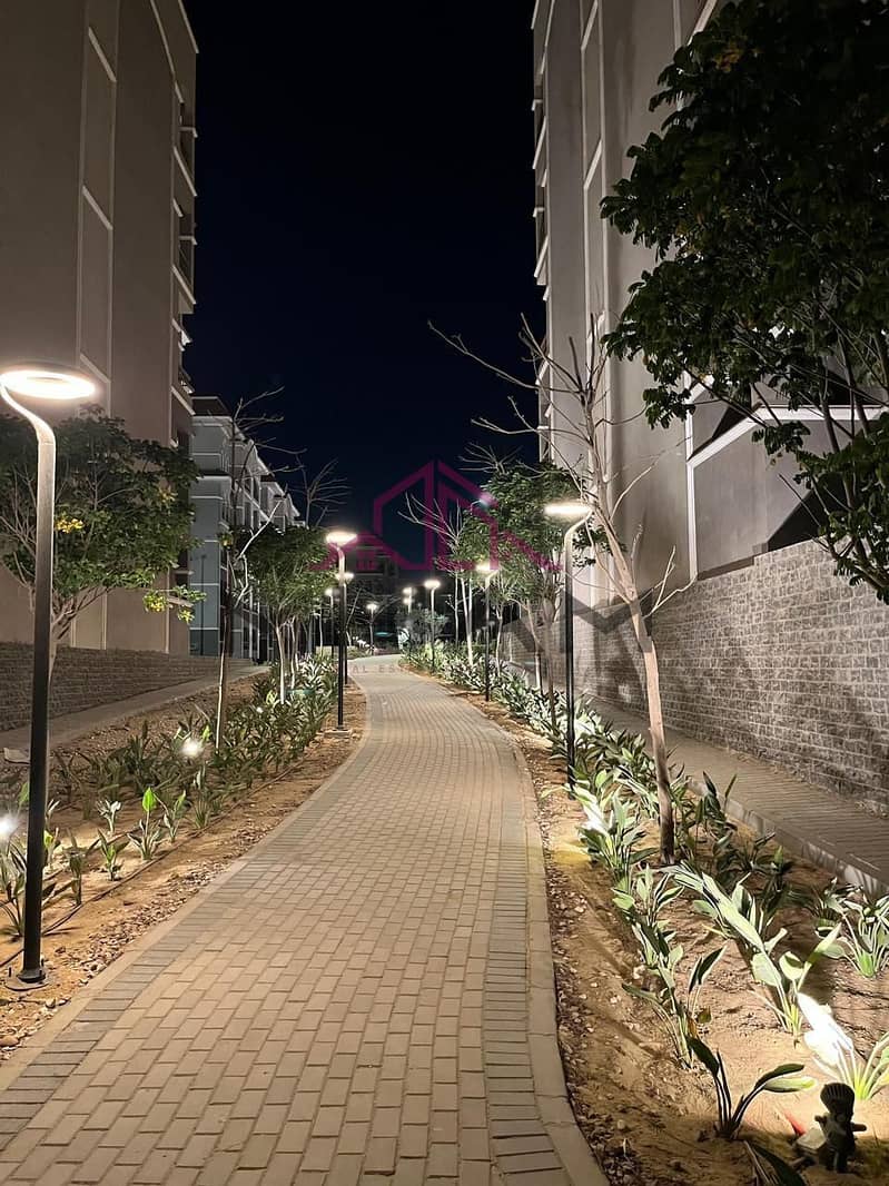 4 photo_5814222049394756368_y. jpg