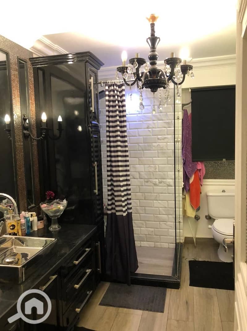 7 b1df8fd4-9eb1-4e12-8a77-589ee892cc93. jpg