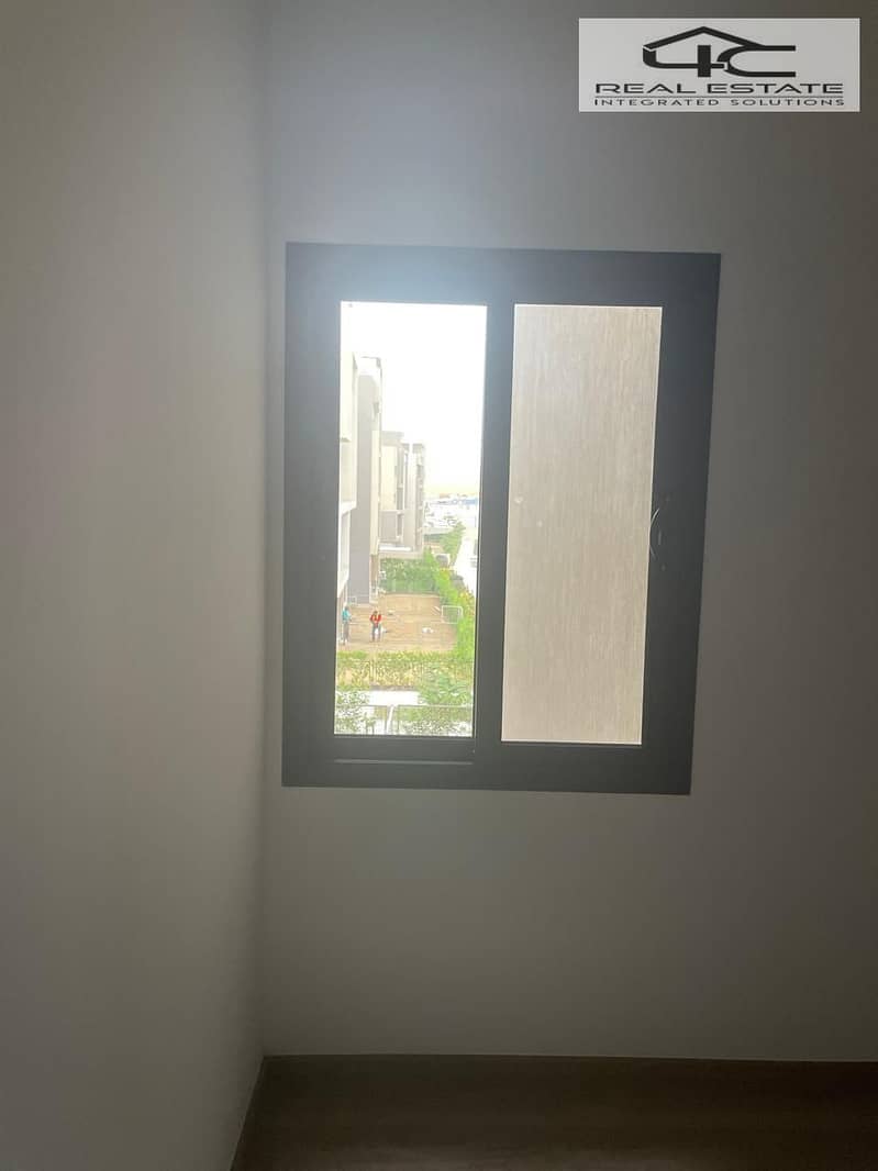 5 WhatsApp Image 2025-11-04 at 12.20. 14 PM (1). jpeg