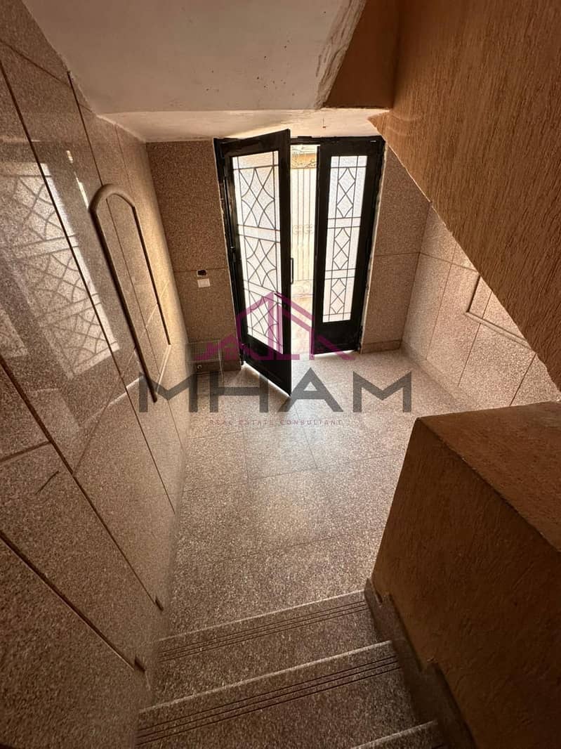 3 photo_5814222049394756357_y. jpg