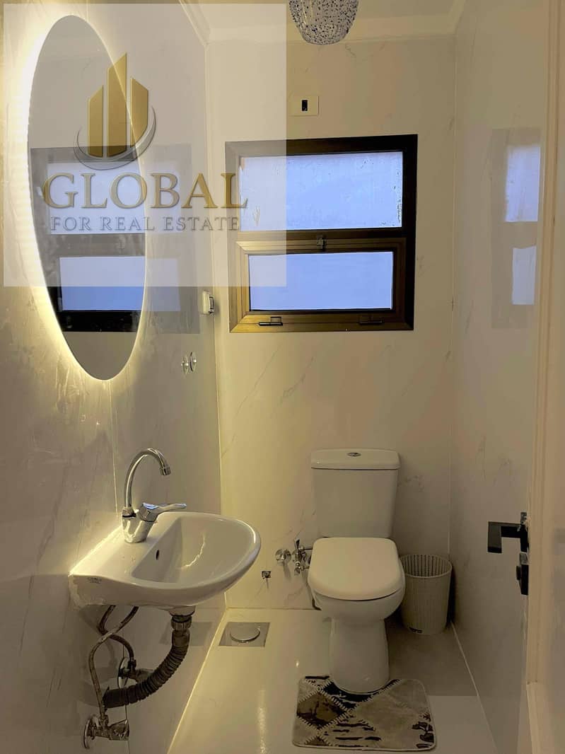 10 709e8d76-3d5c-4a4c-82e6-e34760f1252a. jpg