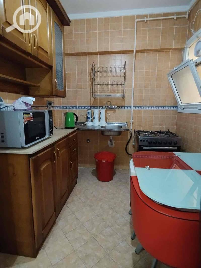 8 f5842acb-6ce2-4b5a-84ed-2f4312cdf7e0. jpg