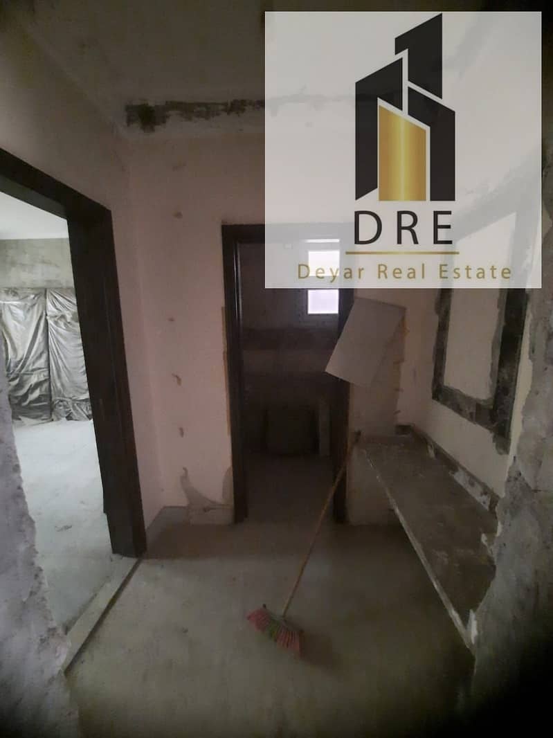 24 ec1889b9-86d3-49d9-96ce-c15726e2d3ad. jpg