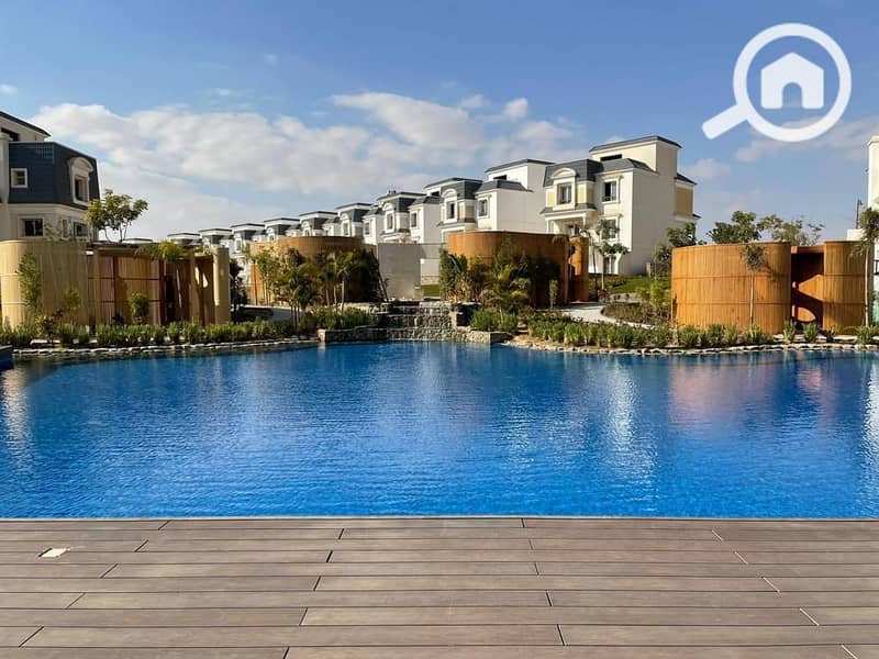 10 bc80587a-466b-4d32-8715-626c31bfe691. jpg