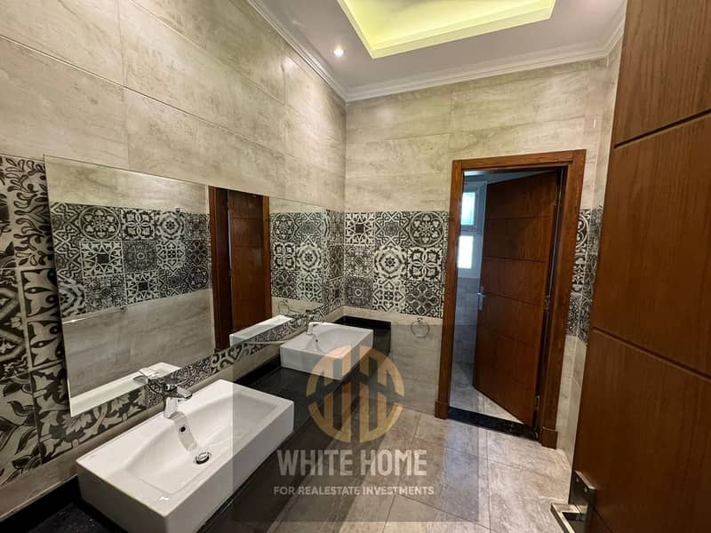 12 3ef189b4-324b-4355-87b1-6444dde387b1. jpeg