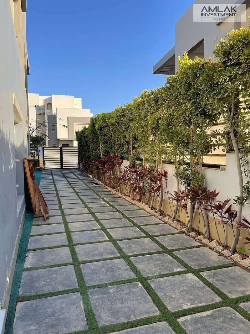 9 b029dfcd-120e-486e-8276-e1855a629bff. jpeg