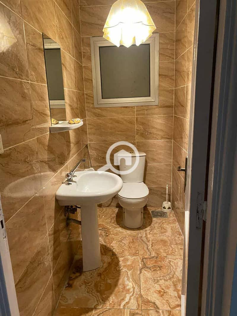 10 790da1aa-d2a0-4f1b-a189-4704070b6700. jpg