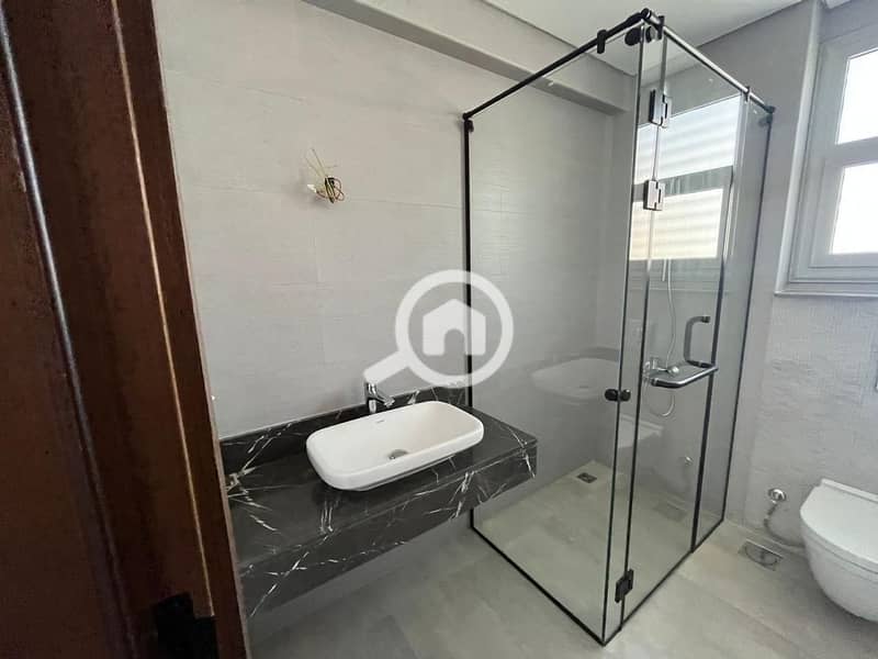 2 WhatsApp Image 2025-11-09 at 06.46. 58_cbcbaed8. jpg