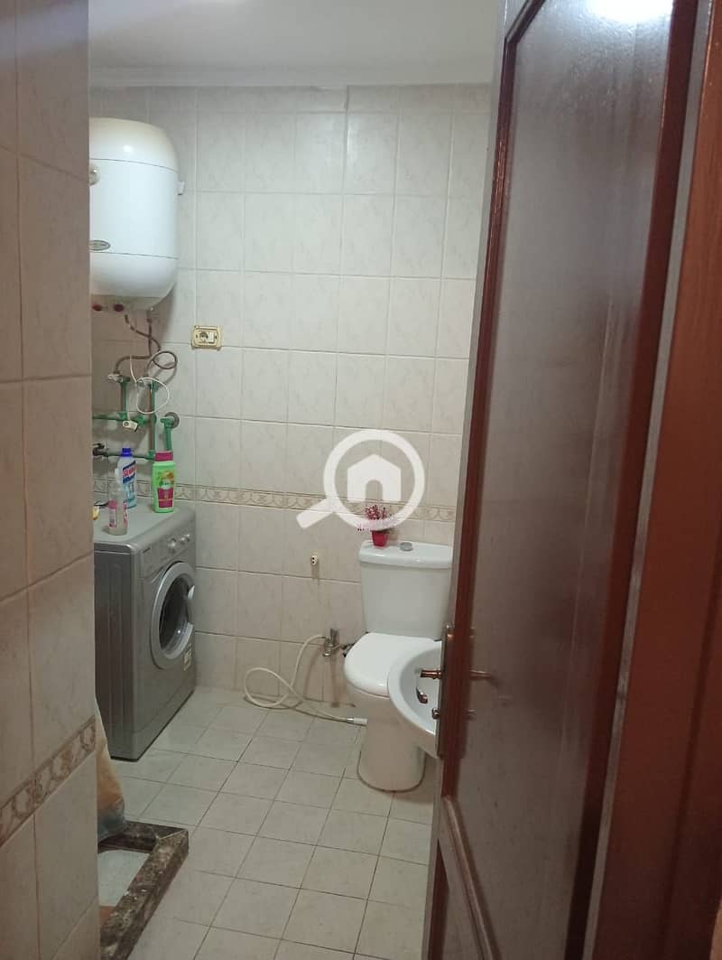 2 17a04d3d-7a71-4e6c-b8de-671645522656. jpg