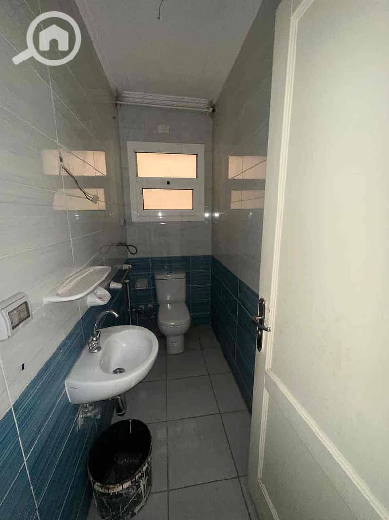 6 7c58f301-7138-42d4-97c4-b4e77cc555c4. jpg