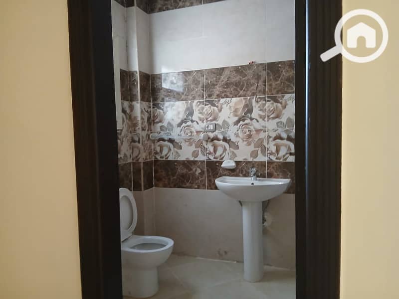 3 WhatsApp Image 2025-04-12 at 15.39. 33_8a2dcc42. jpg