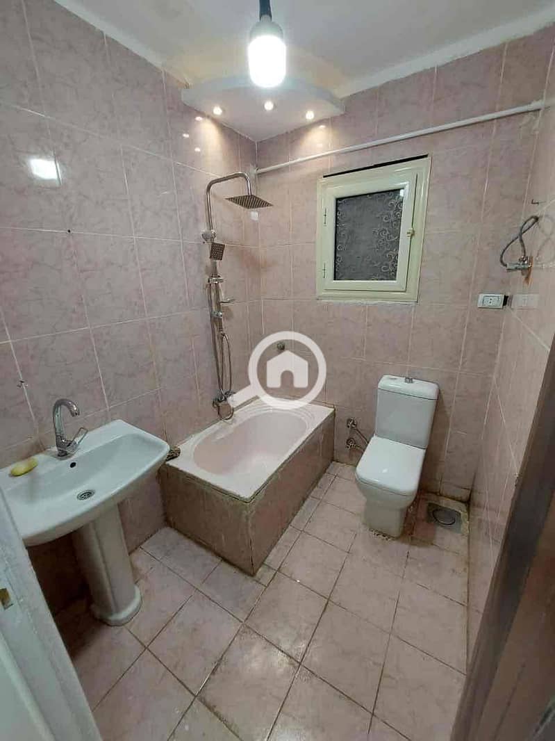 2 30533d10-6dcd-44cd-853f-48a3ed0ccb3d. jpg