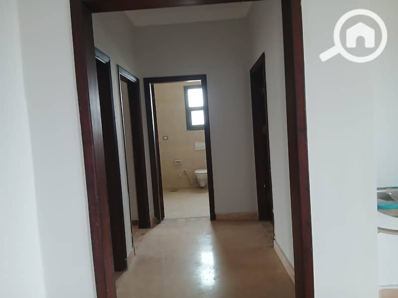 4 075f2315-c74a-4637-8f94-a2be9a1aec04. jpg