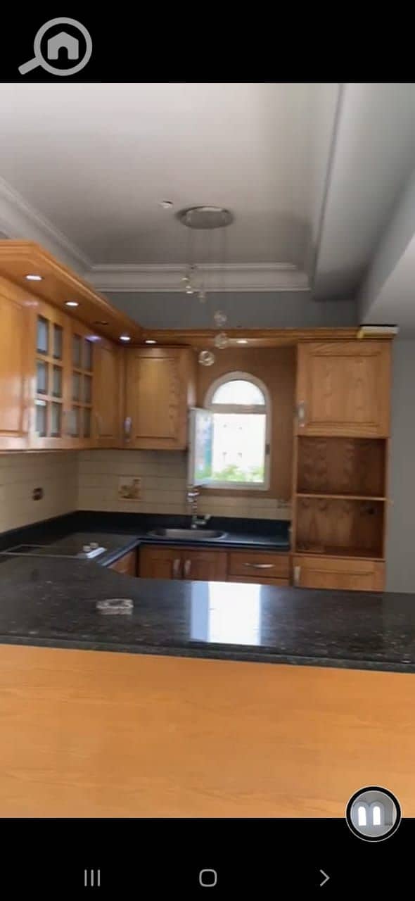 4 7bda1c0b-6e16-4078-a000-a716b39e6907. jpg